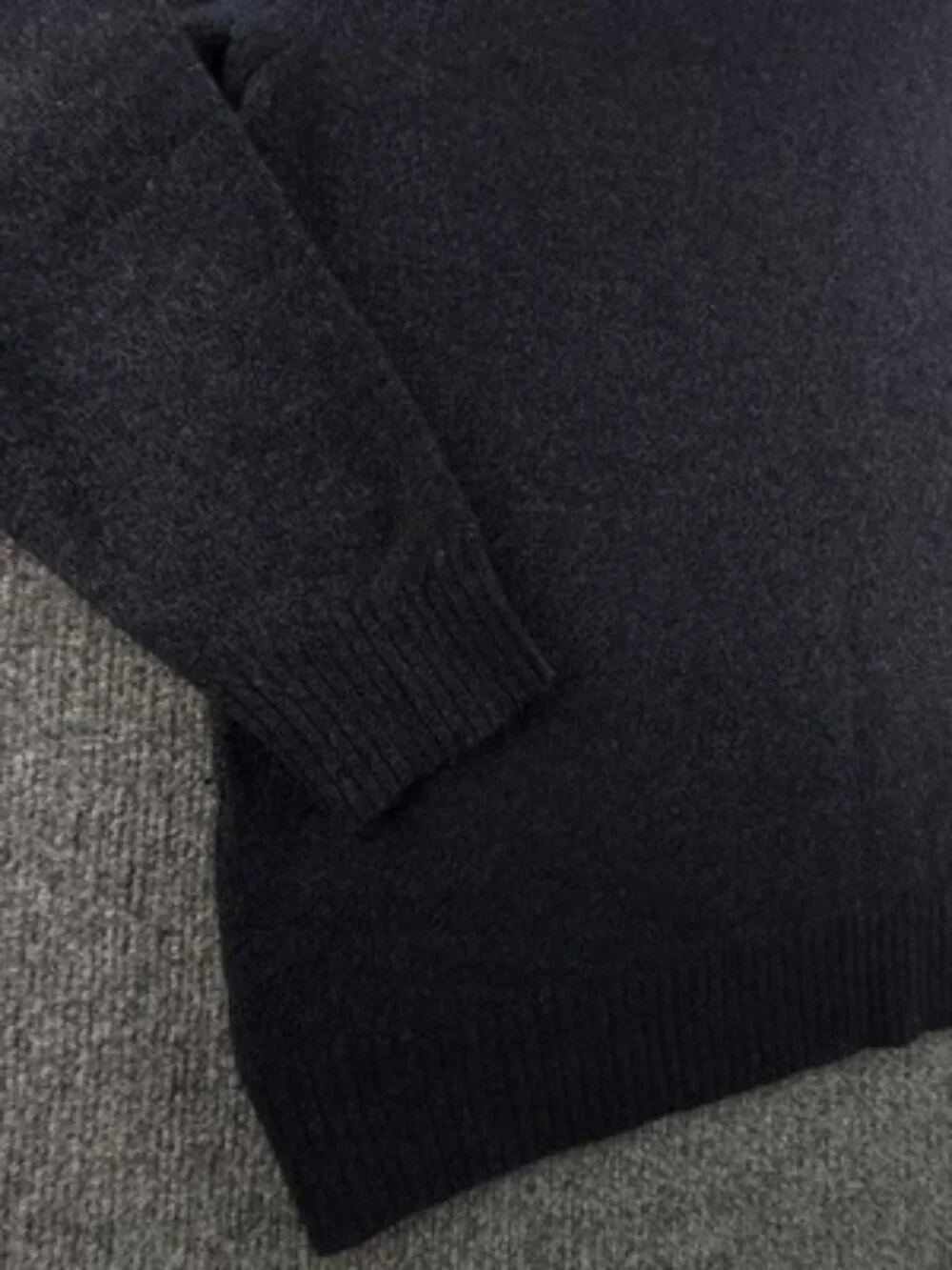 Burberry London Logo Soft Pullover Blue Long Sleeve V-Neck 7 Wool Nylon Angora
